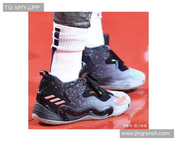 足坛巨星赛场风采尽显脚上战靴彰显个性魅力瞬间