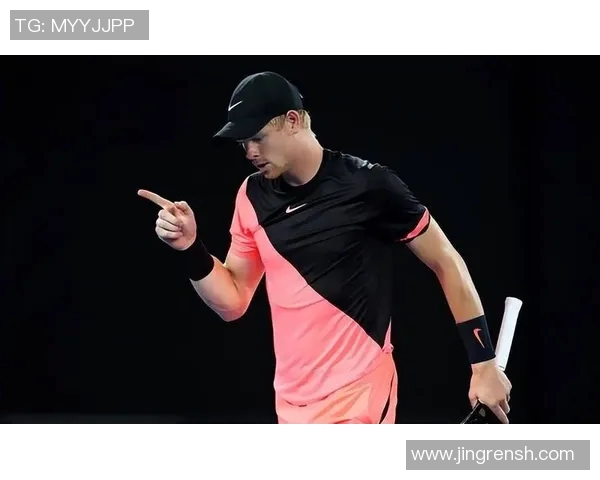 足球巨星成长之路：从草根球员到全球瞩目偶像的传奇蜕变